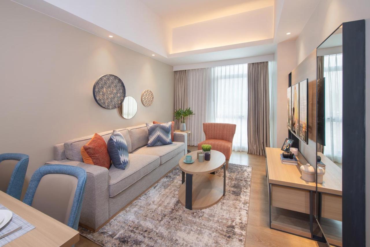 Citadines Roces Quezon City Exterior photo